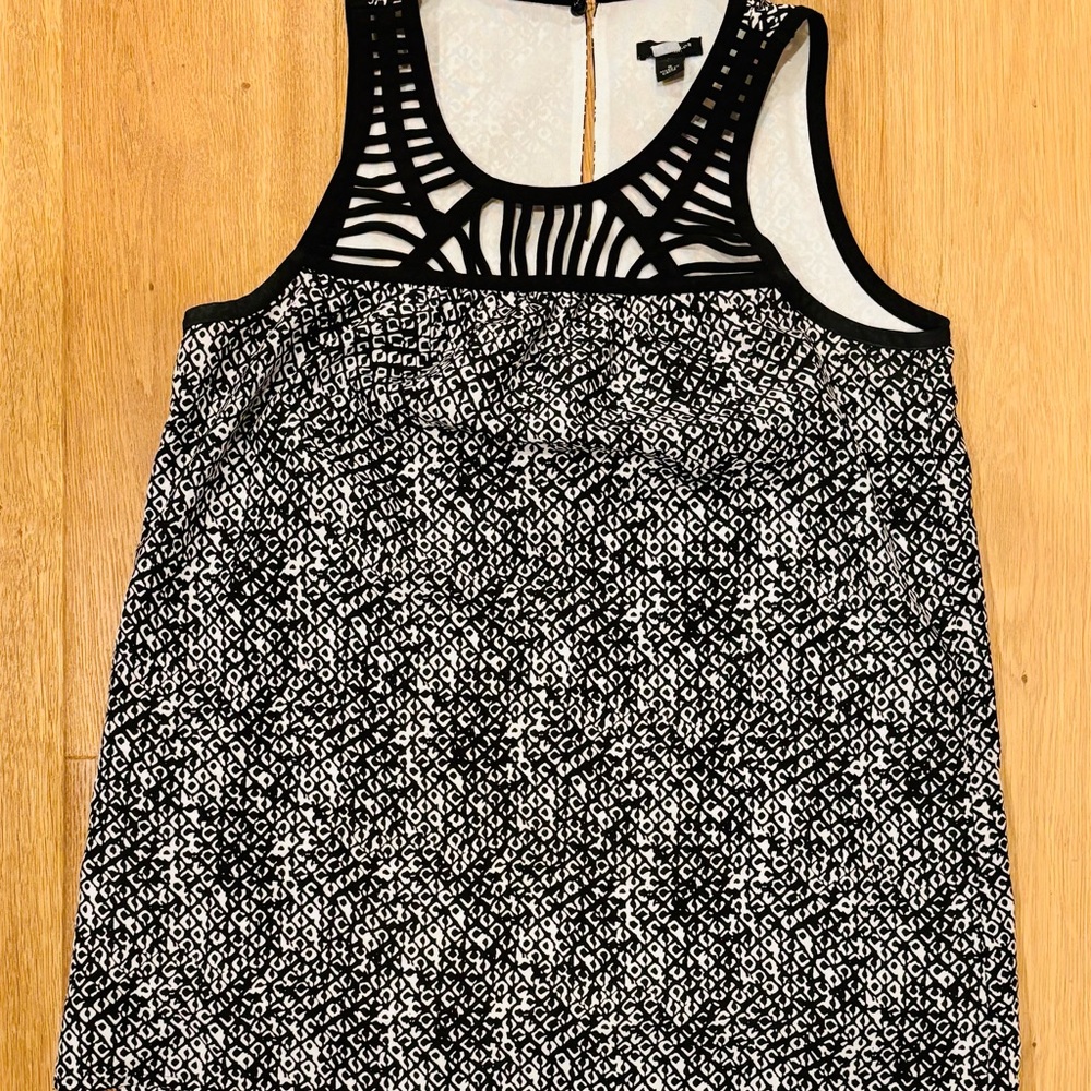 Ann Taylor | S | Black and White Sleeveless Top with Cutout Detail